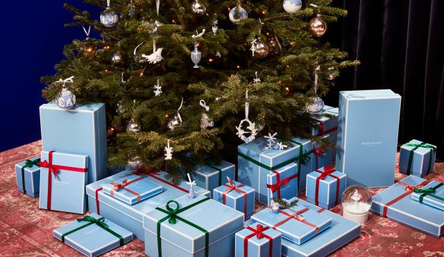 Christmas Wedgwood gifts presents tree